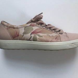 Ecco Soft 7 Leather Sneaker Rose Dust Floral  Size 10 US Women's - Lightly worn